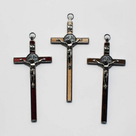 Krzyż Benedykta drewno z metalem k-09